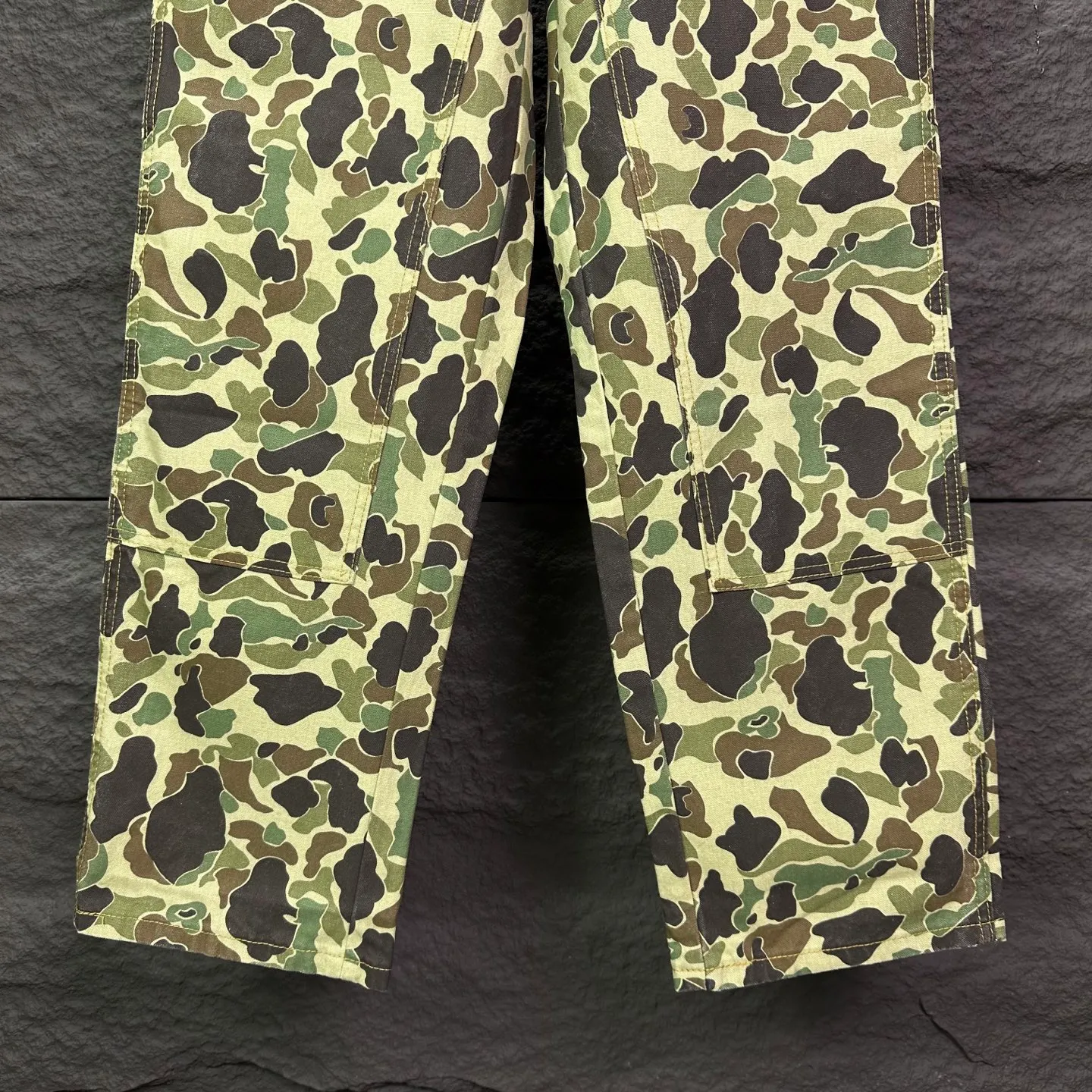 Carhartt 2026 New Arrival 3D Digital Printing Camouflage Retro Work Wear Couple Loose Jeans High Version High Version Top Ceiling Quality Styles with different washed textures, very friendly to people with thin legs and thick legs. The straight version is very flattering to the leg shape. Moderate length that never goes out of style, easy to match with casual, basic styling for various styles, a must-have in the wardrobe! The fabric is stiff but also makes the upper body soft without losing texture. The washing process is even more perfect. It is a must-have item for everyone! ! ! Washed wheat, hang tag, pants label, three complete labels Color: camouflage green Size: 28, 30, 32, 34, 36 (five sizes)